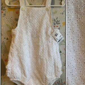Oshkosh Baby B’gosh 12 Mo White Eyelet Ruffle Butt One Piece Romper BNWT